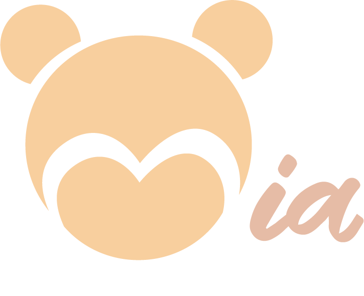 Le logo du site ressemble à l’ombre d’une tête d’ours. Des petites oreilles rondes prônant fièrement sur sa tête. Un M se dessine dans l’ombre de la tête. Correspondant au M de Mia, le nom de la marque.
